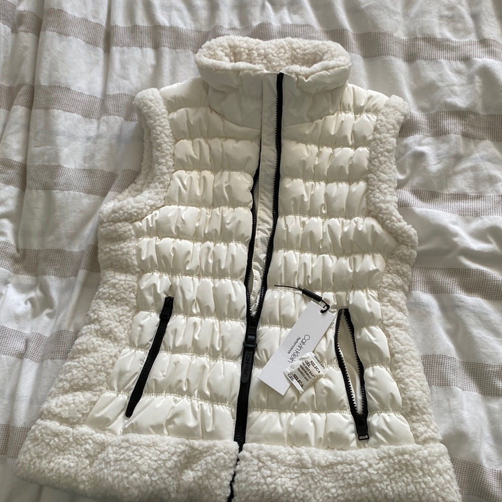 White Puffer Vest Size M Calvin Klein